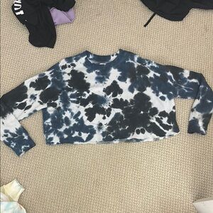 Colsie Black and White Tie-Dye Crew Neck Sweater